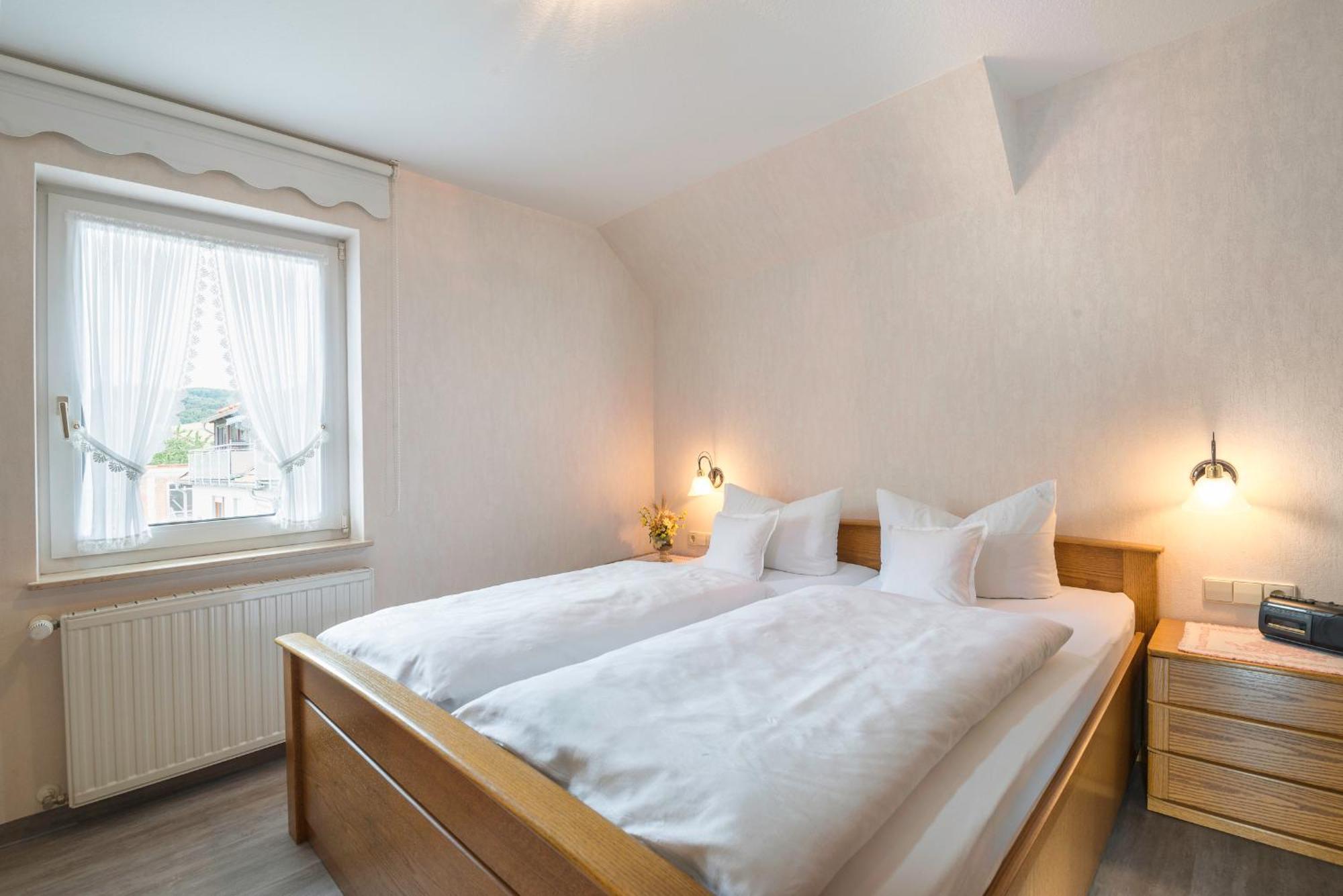 Gasthof-Ferienwohnung Zur Zweere Willingen  Bagian luar foto