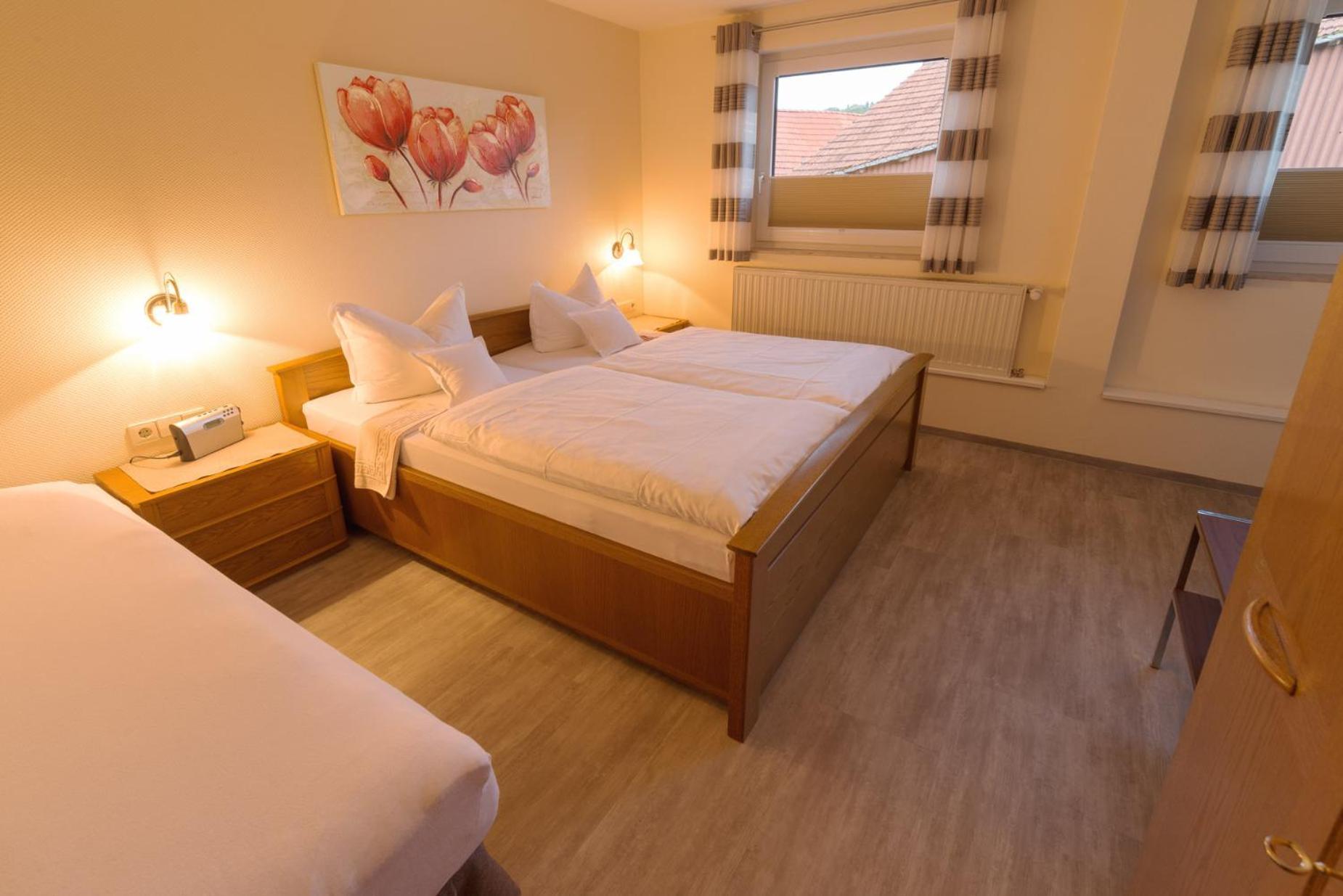 Gasthof-Ferienwohnung Zur Zweere Willingen  Bagian luar foto