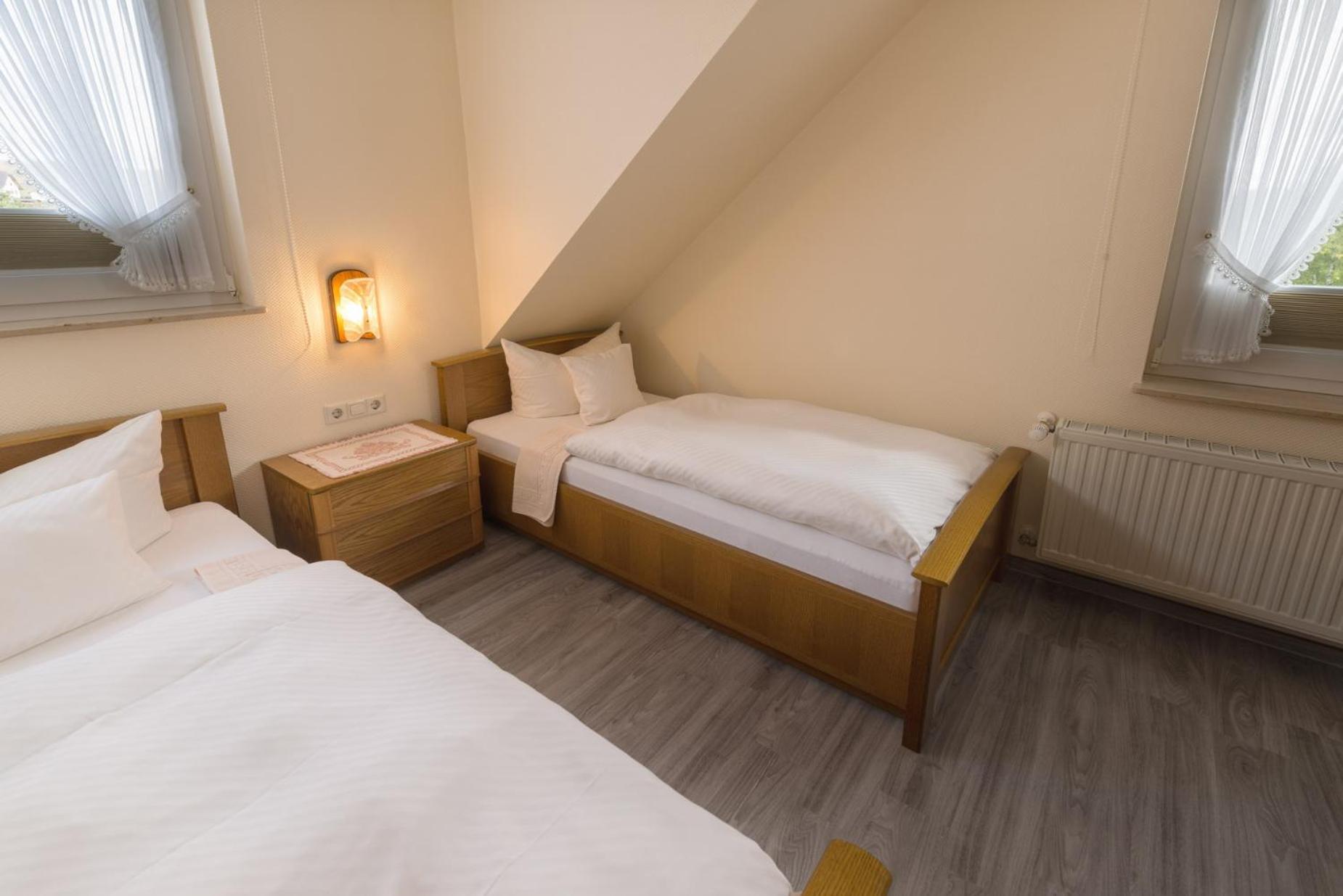 Gasthof-Ferienwohnung Zur Zweere Willingen  Bagian luar foto