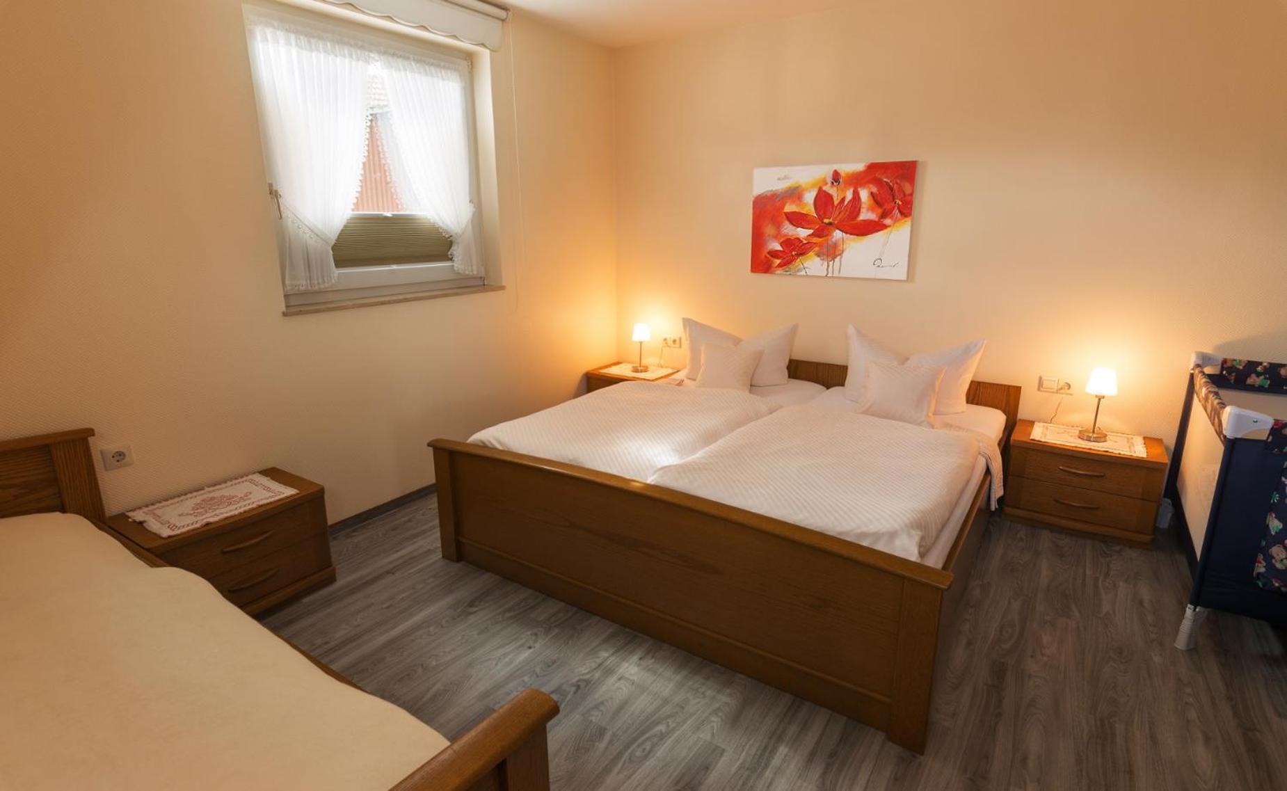 Gasthof-Ferienwohnung Zur Zweere Willingen  Bagian luar foto