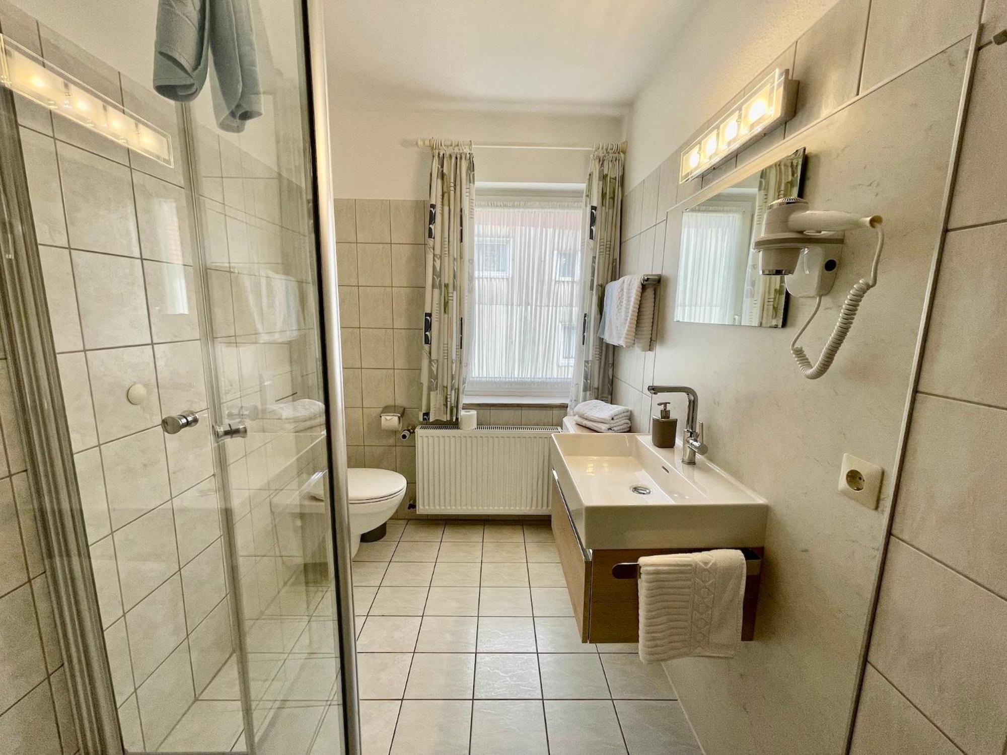 Gasthof-Ferienwohnung Zur Zweere Willingen  Bagian luar foto